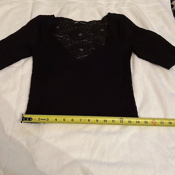 Zara black laced V-neck top with 3 quarter sleeves in size M. - Picture 6 of 11